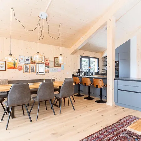 Naturchalets By Alps Chalet *